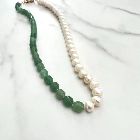 Pearl and Green Aventurine Gemstone Necklace Gold Filled Clasp - Picture 5 of 8